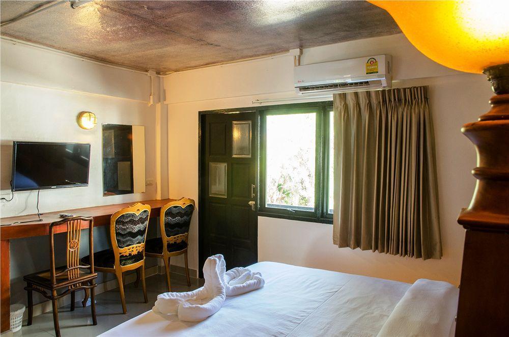 Khunsri Resort Art Boutique Hotel Патая Екстериор снимка