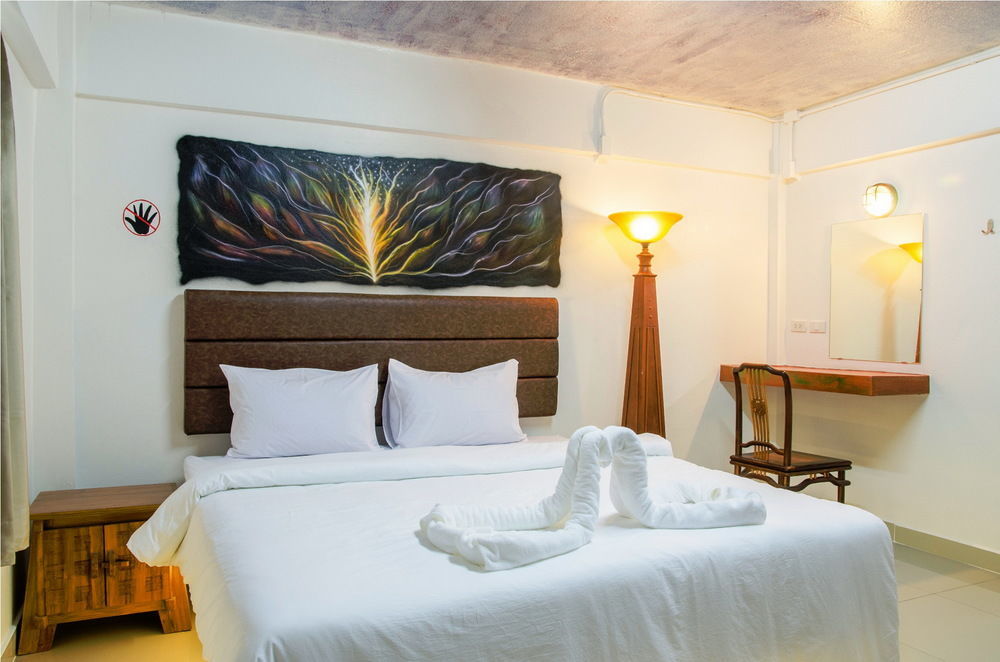 Khunsri Resort Art Boutique Hotel Патая Екстериор снимка