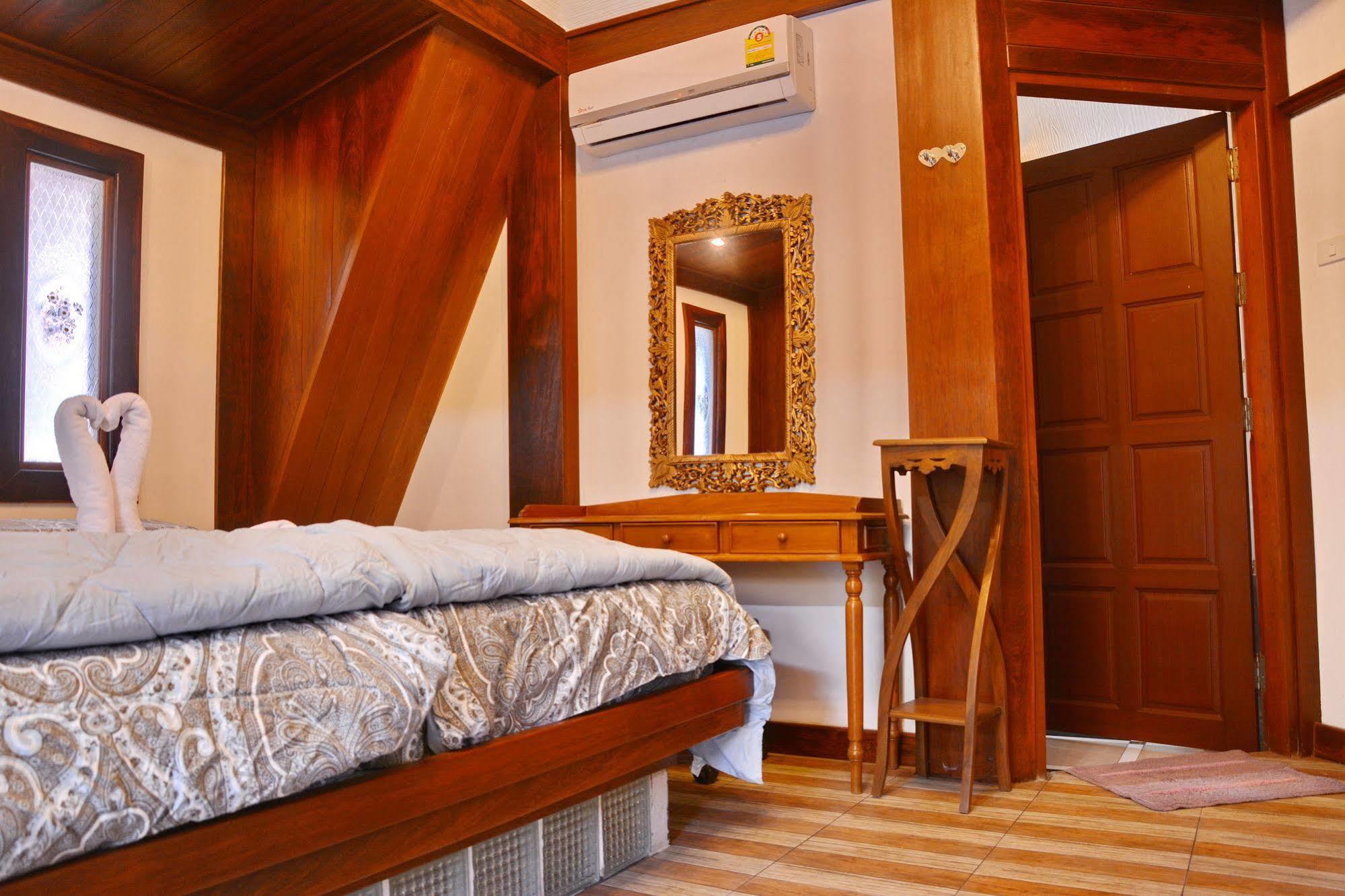 Khunsri Resort Art Boutique Hotel Патая Екстериор снимка